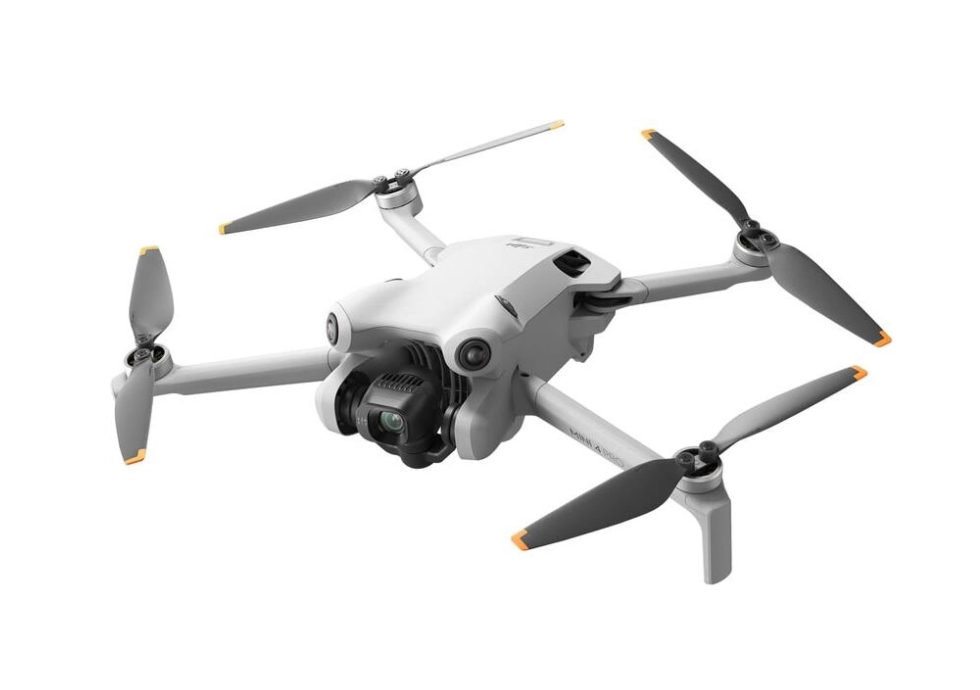 Квадрокоптер DJI Mini 4 Pro Fly More Combo (DJI RC 2)